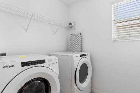 09d867b9 3781 4589 aacb 6558eb3ef44f