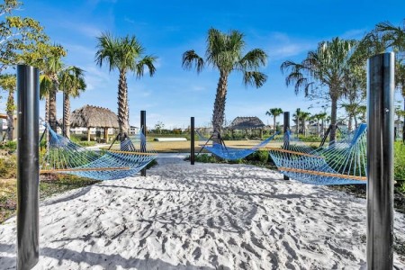 24057a5d 1c2e 4f49 8c82 3021b495e5de