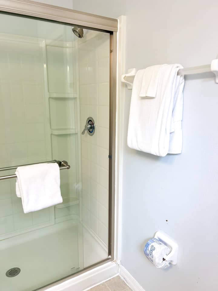 2be3200f f948 425e a4f3 9093b5f47318