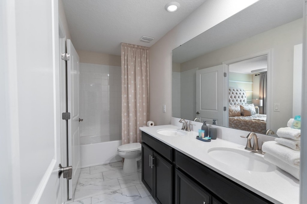 5d3c74c6 34b4 4063 8fc0 679b84d42402