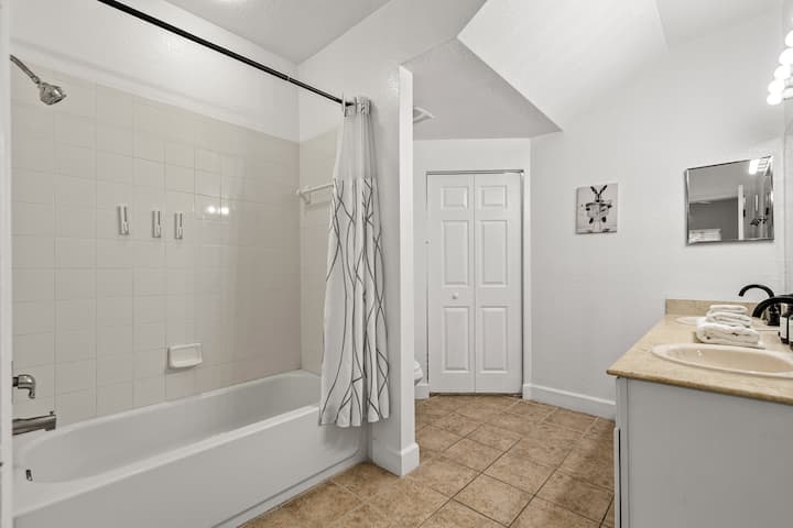 5e5d1b32 3ed1 43ae a94a 4737b1fd78f7