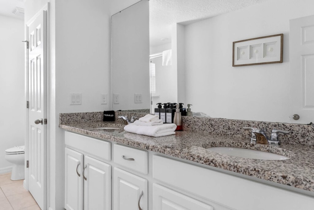 a555298a 22e0 4f10 b413 e68d86b614ae